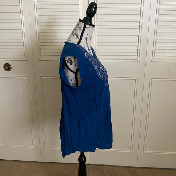 Lucky Brand LA Blouse - Picture 14 of 16